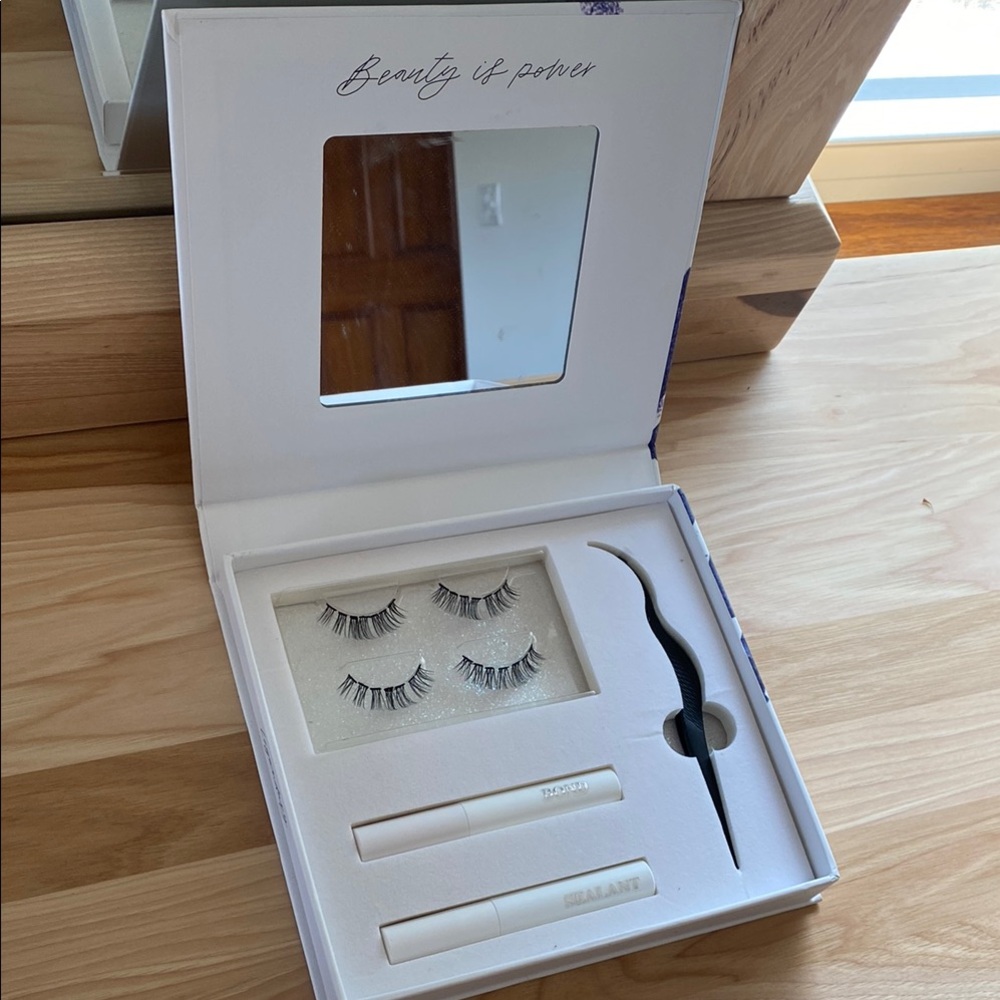 BRAND NEW Lash Kit